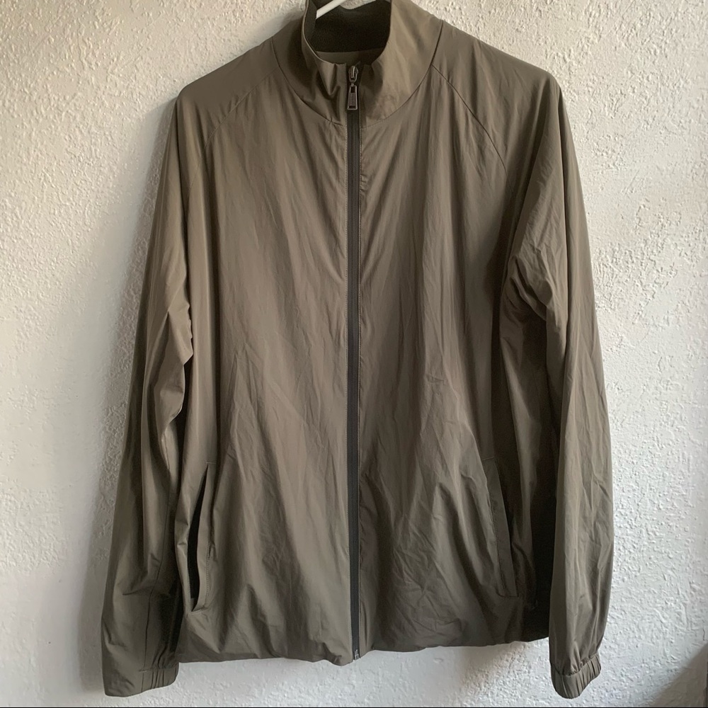 Vuori Men's Lightweight Jacket in Olive